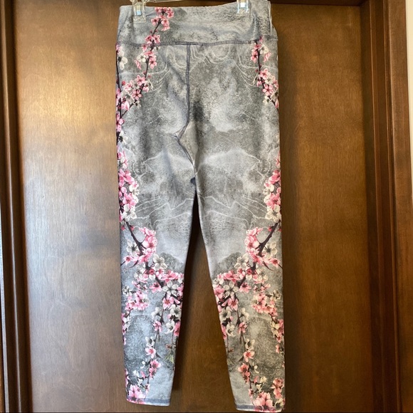 Workout leggings - Picture 2 of 3